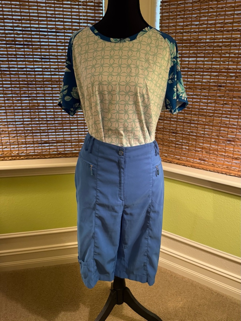 Blue High-Waist Stretch Golf Shorts with shirt